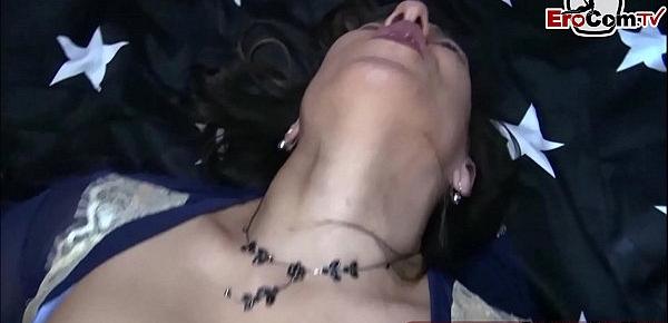 deutsch türkische amateur teen fickt im wohnwagen und schluckt sperma